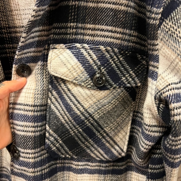 Flannel button up - Picture 4 of 7